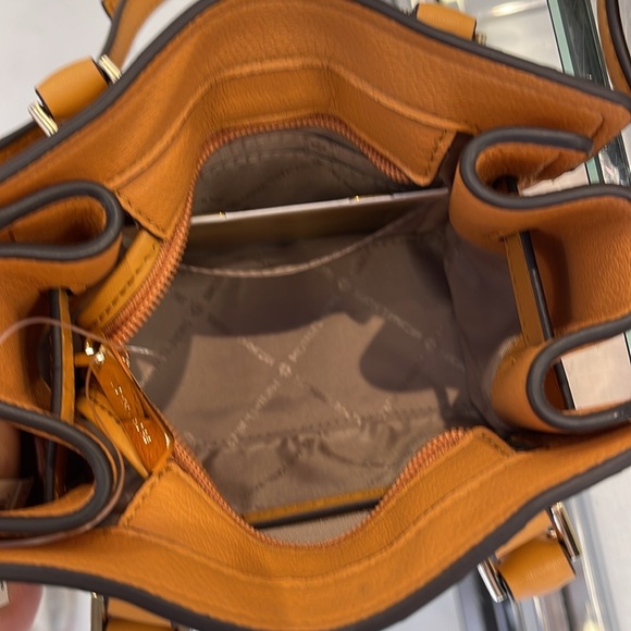 Michael Kors Hamilton XS Satchel Handbag Xbody Crossbody Leather Cider 
NWT - Picture 4 of 16